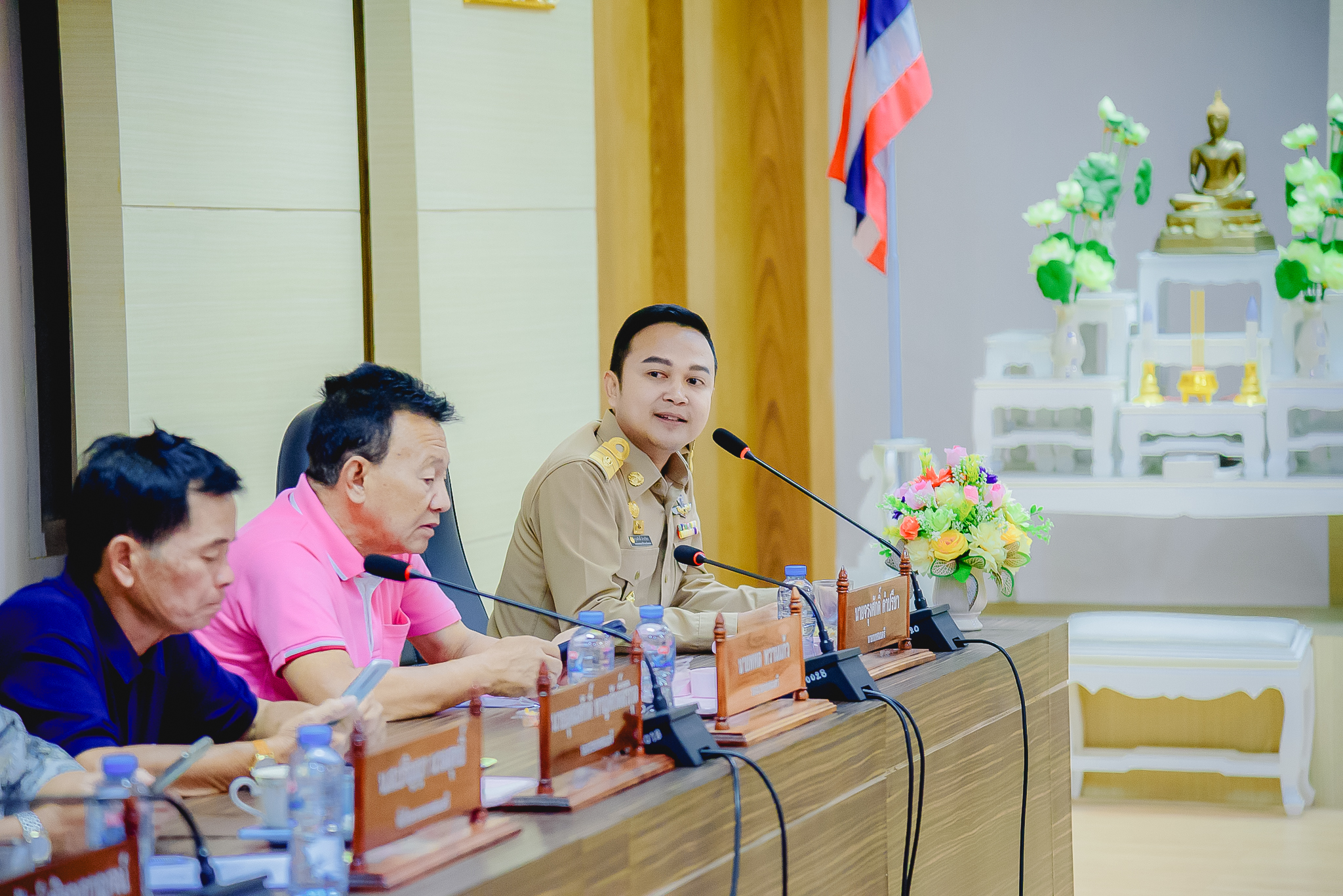 ประชุม เพื่อเข้าร่วมแข่งขันกีฬา กรีฑาประชาชนและเยาวชน ณ ห้องประชุมสภาเทศบาลตำบลเวียงสระ