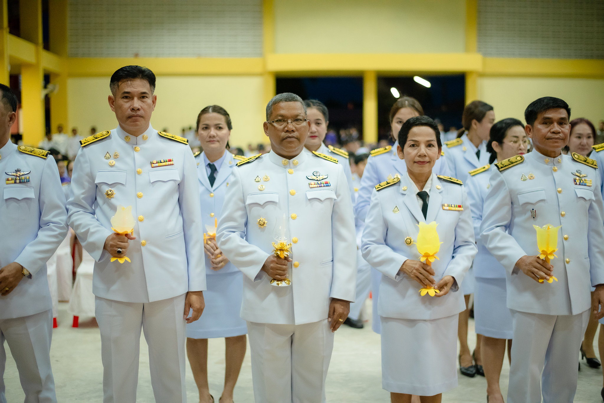 พิธีถวายเครื่องราชสักการะและวางพานพุ่มและจุดเทียนถวายพระพรชัยมงคล
ณ หอประชุมโรงเรียนหัวสะพานมิตรภาพที่217