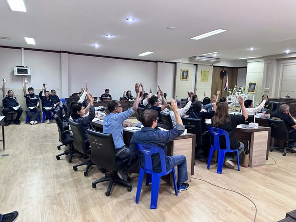 การประชุมคณะกรรมการพัฒนาเทศบาลเมืองเวียงสระ และประชาคมท้องถิ่นระดับเมือง