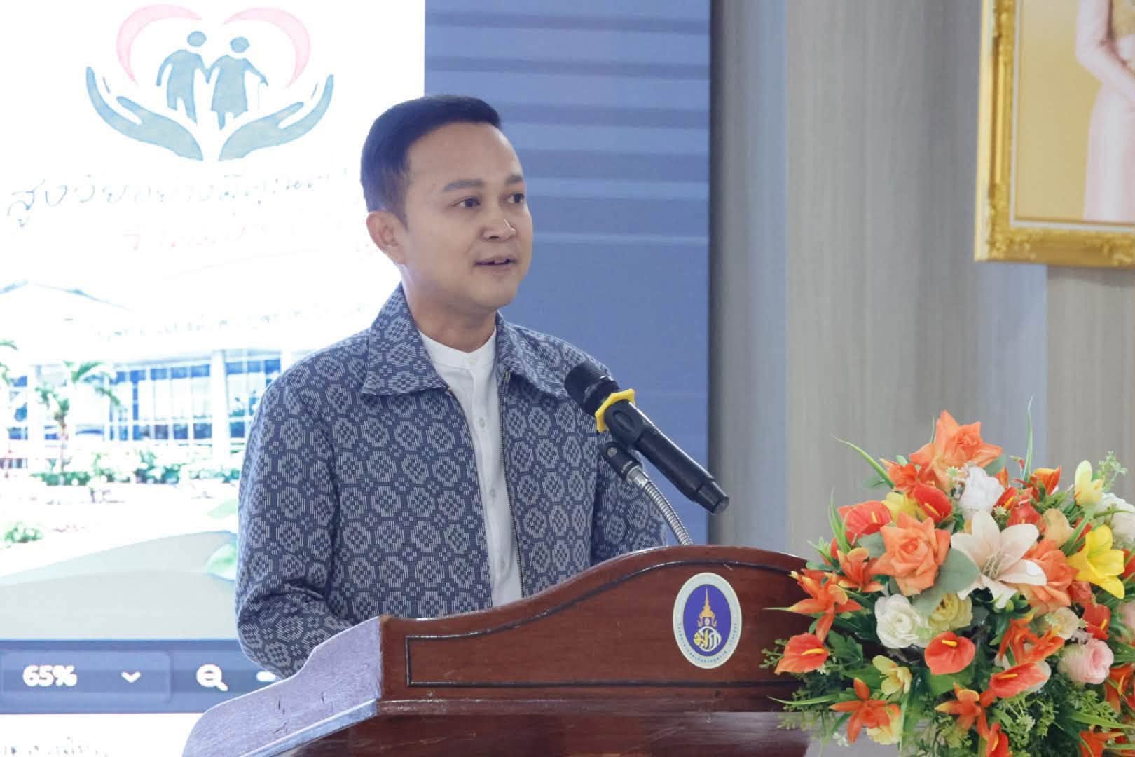 ร่วมต้อนรับ ประธานและคณะกรรมการสาขาสมาคมสภาผู้สูงอายุแห่งประเทศไทย ในพระราชูปถัมภ์สมเด็จพระศรีนครินทราบรมราชชนนี ประจำจังหวัดสุราษฎร์ธานีและชมรมผู้
สูงอายุในเครือข่าย 19 อำเภอ เนื่องในโอกาสจัดประชุมสัญจร ณ ห้องประชุมราชพฤกษ์ โรงพยาบาลสมเด็จพระยุพราชเวียงสระ และขอแสดงความยินดีกับผู้ได้รับเกียรติบัตร “ผู้สูงอายุที่มีสุขภาพดี” ทั้ง2ท่านด้วยครับ