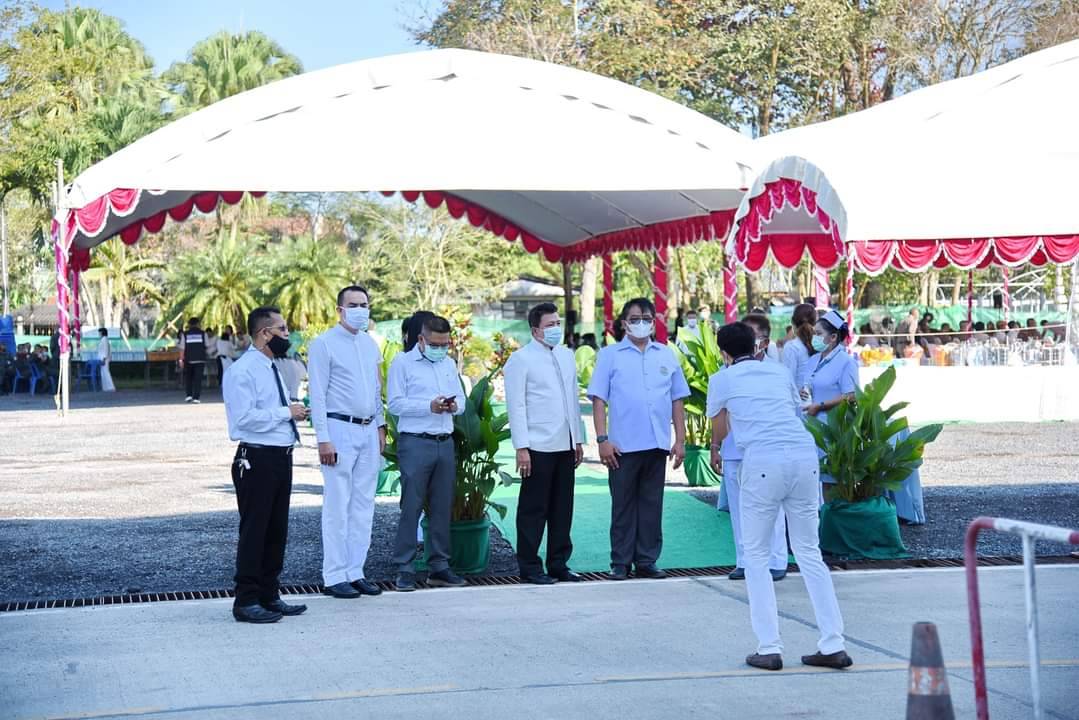 พิธีบวงสรวงพระอนุสาวรีย์พระเจ้าวรวงค์เธอ<br>พระองค์เจ้าวิภาวดีรังสิต ณ ลานพระอนุสาวรีย์<br>พระเจ้าวรวงค์เธอ พระองค์ เจ้าวิภาวดีรังสิต<br>ดรงพยาบาลสมเด็จพระยุพราชเวียงสระ วันที่11 <br>กุมภาพันธ์ 2564