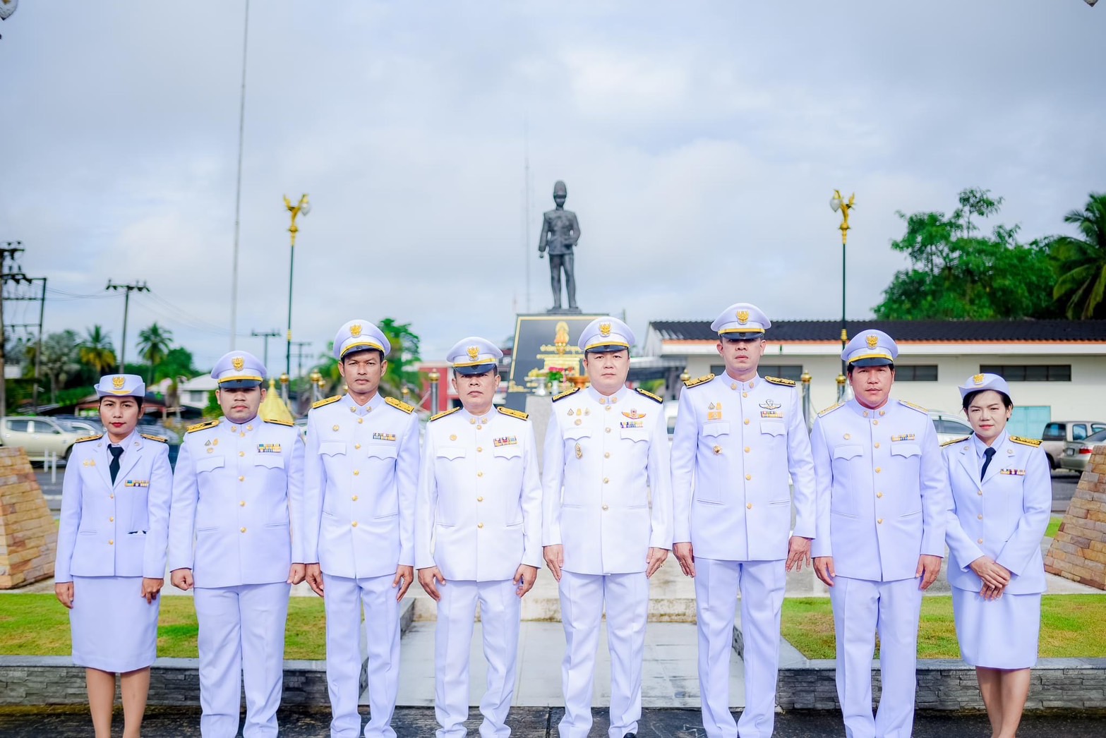 วันคล้ายวันสวรรคต พระบาทสมเด็จพระจุดจอมเกล้าเจ้าอยู่หัว (ร.๕) พิธีวางพวงมาลาเพื่อน้อมรำลึกในพระมหากรุณาธิคุณ